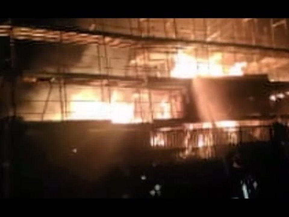Roma - Incendio distrugge struttura in legno su Via Anagnina (18.10.16)
