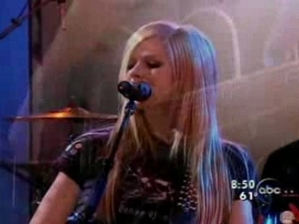 Avril Lavigne -  Nobody's Home  - Live 2003
