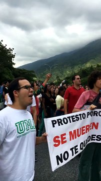 Estudiantes de la Universidad Monteávila protestaron en la Cota Mil