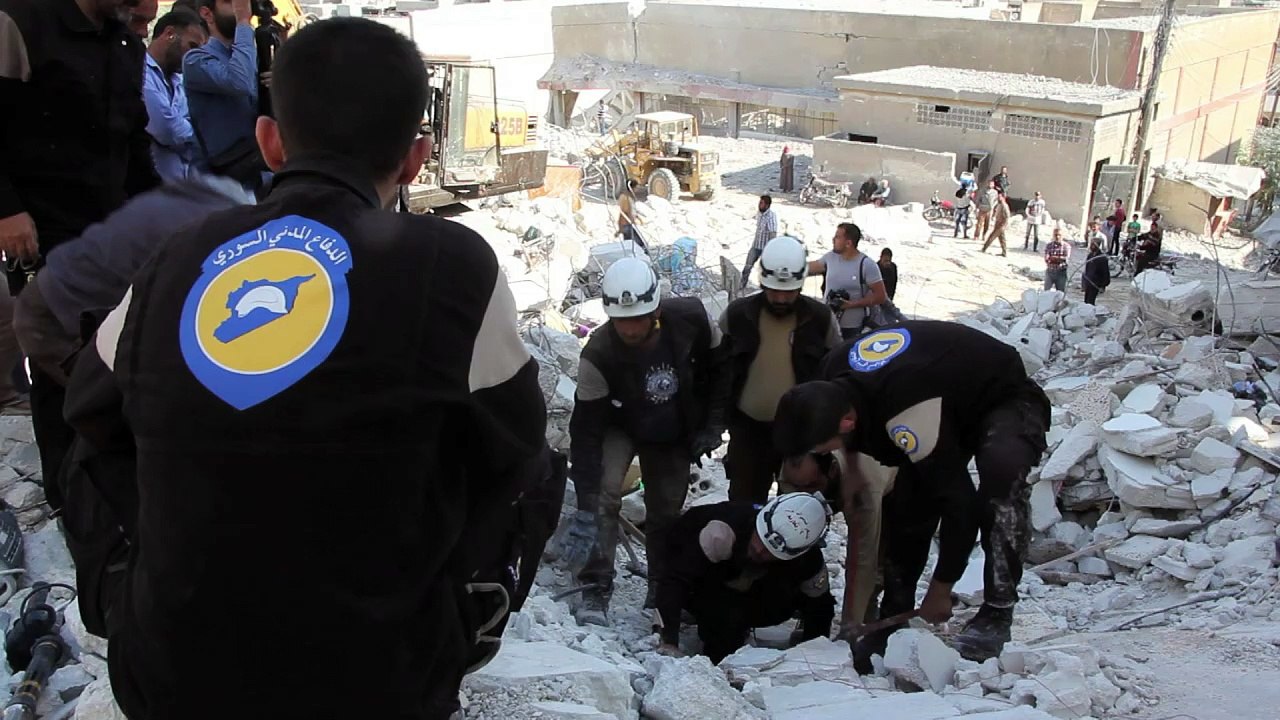 Siria: Intensos bombardeos dejan 16 muertos en...