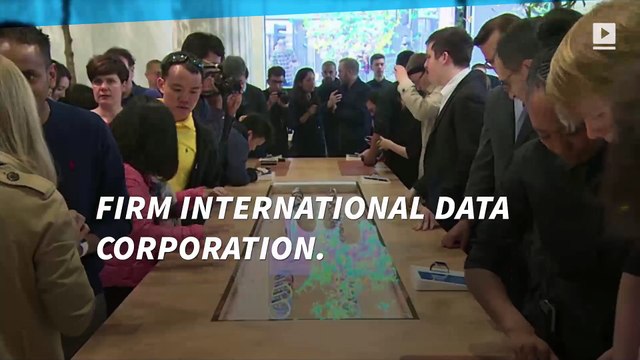 Smartwatch sales plunge 51.6% in Q3 as Apple maintains lead