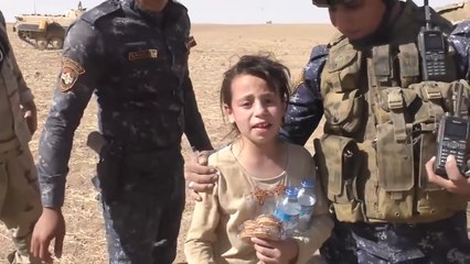 La joie d'une fille irakienne après sa libération de daech