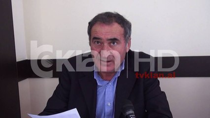 Video herunterladen: Vrasja e trefishtë në Vlorë, familjarët kërkojnë largimin e prokurorit