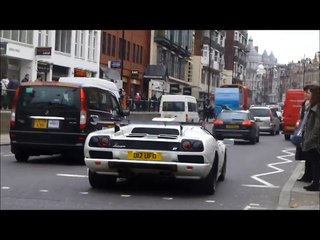 LOUD Lamborghini Diablo and Ferrari 550 at Harrods