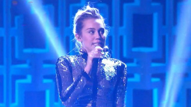 Miley Cyrus Forgets Lyrics During Bill Murray Tribute Performance