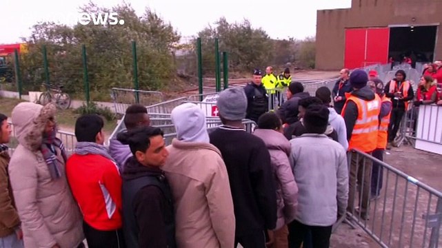 Франція: із так званих Джунґлів у Кале вже евакуювали третину міґрантів
