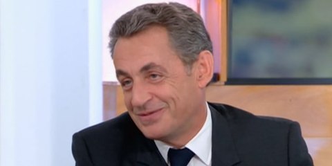 Nicolas Sarkozy donne le prix des chouquettes