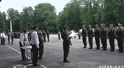 Quand le commandant sauve la vie de ses troupes