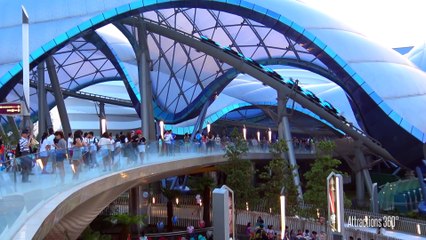Superbe rollercoaster Tron au Disneyland de Shanghai