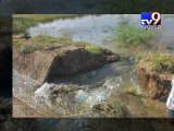 Banaskantha -  15-ft breach in Golgaam minor canal submerges farms - Tv9 Gujarati