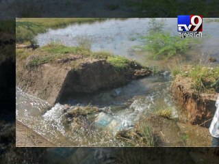 Banaskantha -  15-ft breach in Golgaam minor canal submerges farms - Tv9 Gujarati