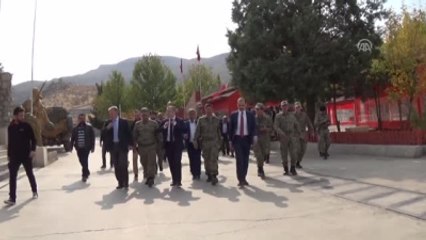 Çukurca'da Ele Geçirilen Silah ve Mühimmatlar Basına Gösterildi