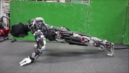 Japon : Kengoro, le robot qui pompe et transpire !