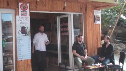 Bu Kahvede Süzgeçten Geçirilmiş Çay Istemek "Yasak"