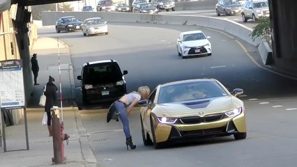 Une femme vénale ça prend le bus ? La réponse dans cette vidéo !