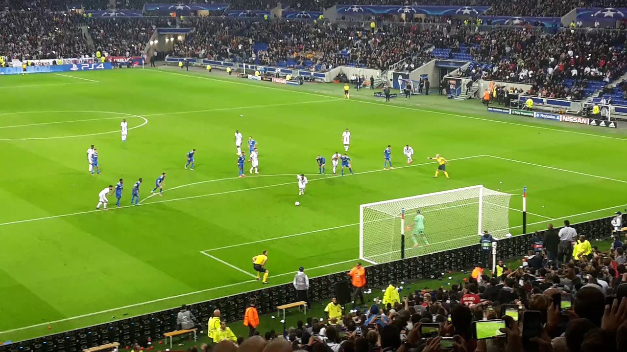 OL-Juventus Penalty raté de Lacazette