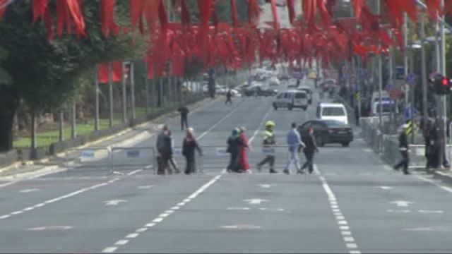 Istanbul Emniyet Müdürlüğü Yakınında Benzini Biten Araç Heyecanı