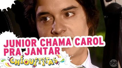 Junior chama Carol pra jantar
