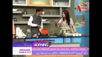 Famous Pakistani Chai Wala Arshad Khan making Chai in Live Show