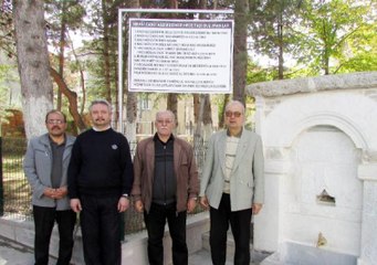 Cami Bahçesinde 9 Mezar Bulundu