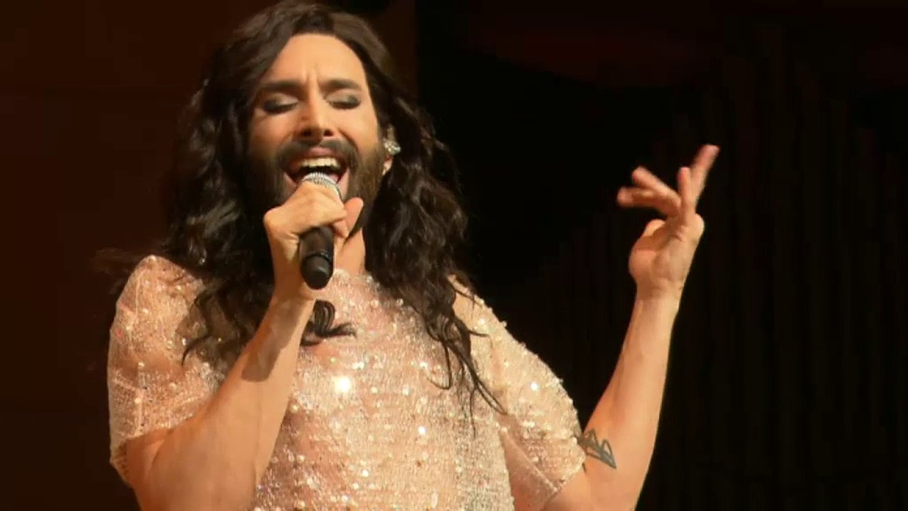 Conchita Wurst an Dana International live - Eurovision Gala Night, Luxembourg, 22.10.2016