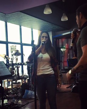 Nuria Fergó: Nuria y Manu Tenorio ensayan Noches de bohemia para el concierto de OT. El Reencuentro