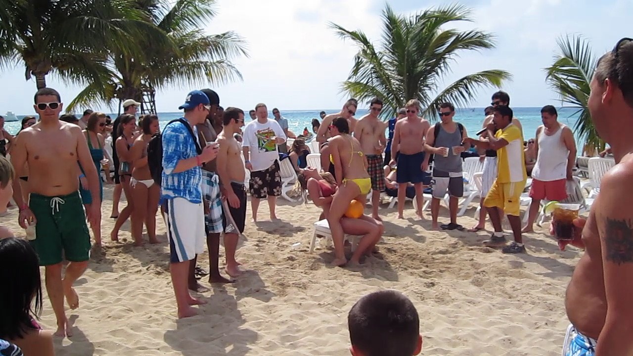 Spring Break in Mexico water ballons