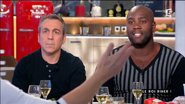 C à vous sur France 5 interrompu ce soir en direct par des manifestants venus perturber l'émission