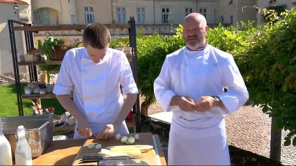 D'entrée de jeu, Henri est hors-thème !