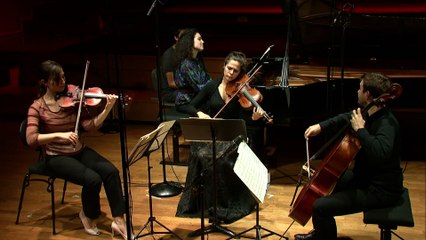 Robert Schumann : Quatuor pour piano et cordes en mi bemol majeur op. 47 - Sostenuto par Trio Karenine et Sarah Chenaf