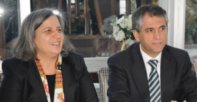 Son Dakika! Gültan Kışanak ve Fırat Anlı Gözaltına Alındı! Polis Evlerini Arıyor