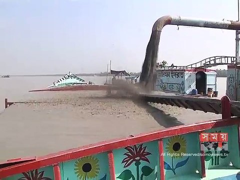 খুলনার তিন নদী থেকে অবৈধভাবে বালু উত্তোলন