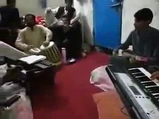 Rabab Mange Tang Takor in Saudi Arab New Pashto Songs Tapay 2017 HD