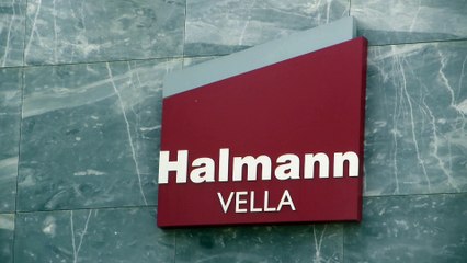 Chemtrail over Halmann Vella