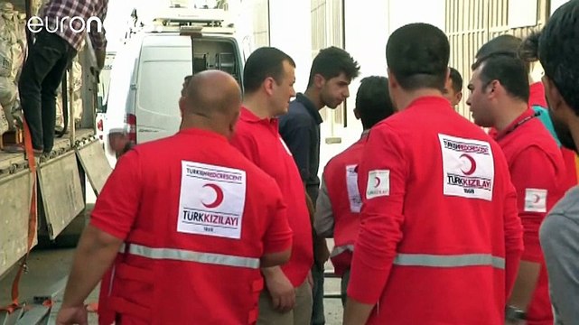 Mosul, arrivano i primi aiuti umanitari ma i civili non riescono a scappare. L'Onu: Usati come scudi umani