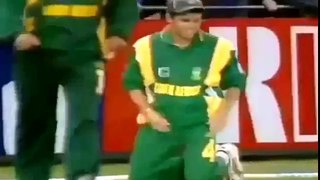 funny moments in cricket - ipl top 10 funny cricket moments in cricket history - all-time top