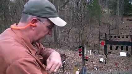 Comment il ne faut surtout pas tenir un pistolet semi-automatique