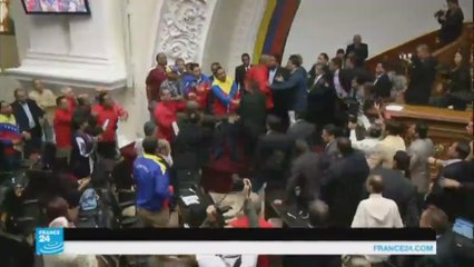 عراك في البرلمان الفنزويلي!