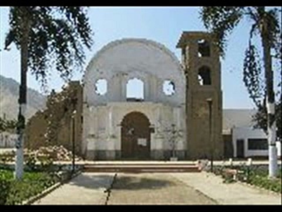 Earthquake peru - ica con iglesias destruidas