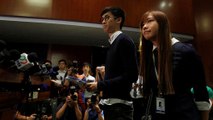 Hong Kong: due deputati sfidano Pechino, Cina insultata durante il giuramento