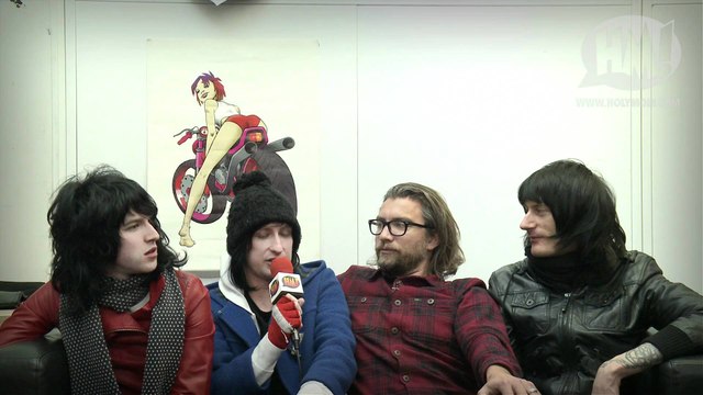 Holy Moly meets... LostAlone