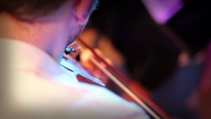 Hannah James & Sam Sweeney - The Bonny Miller / Strike A Bell (The Holy Moly Sessions)