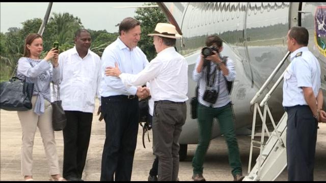 Migración y drogas temas tratados por Santos y Varela en base aeronaval fronteriza