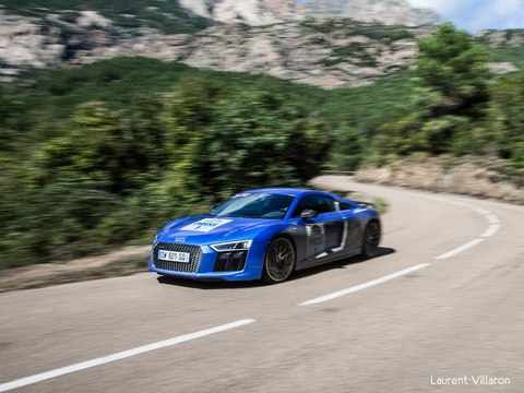 10.000 virages en Audi R8 V10 Plus