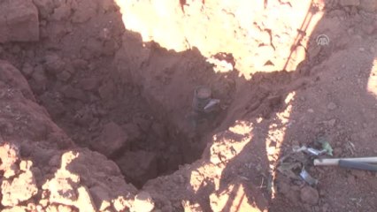 Suriye'den Ateşlenen Roket Mermisi Elbeyli'de Tarlaya Isabet Etti (3)