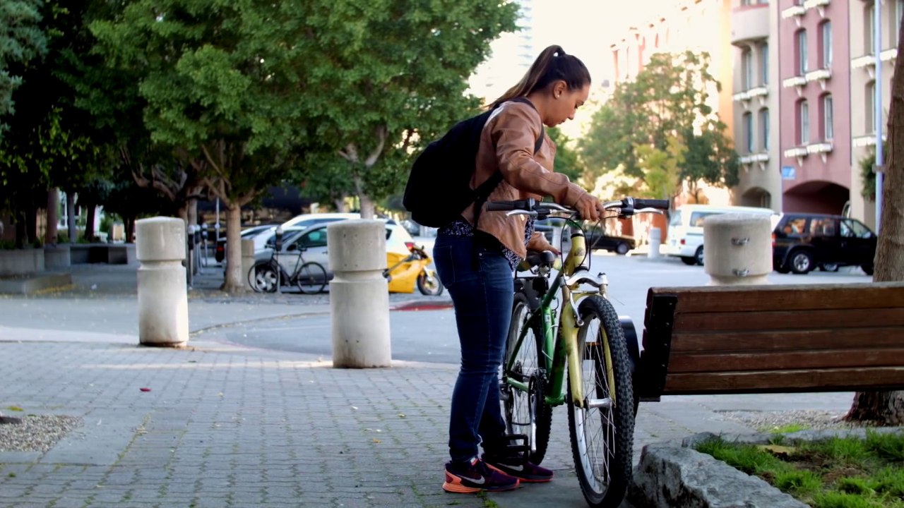 Cet antivol fait vomir les voleurs de vélos - S...