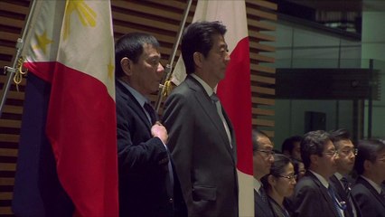 El presidente filipino intenta acercarse a Japón alejándose de EEUU