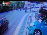 Otomobilin motosiklete çarptığı kaza güvenlik kamerasına yansıdı