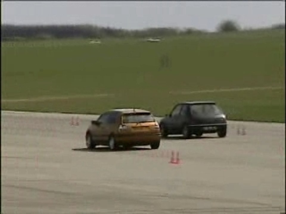 VW Golf 3 VR6 vs. Peugeot 205 GTI 16