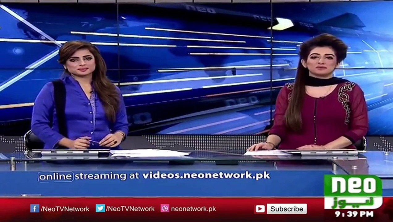 News Anchor taking class of Nawaz Sharif by playing different winning songs